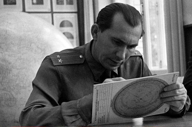 Авиационный ´батя´. Как Павел Беляев помог Леонову в открытый космос выйти.
