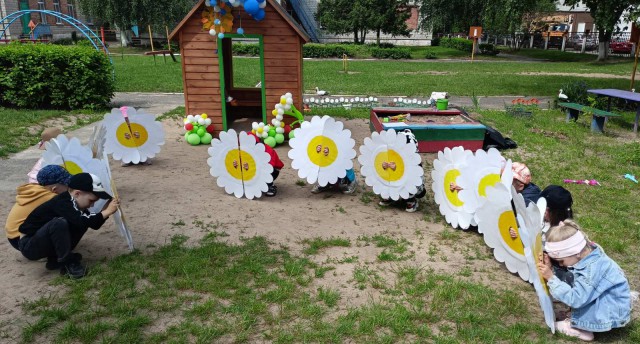 Музыкальное развлечение ´Какого цвета лето?´.
