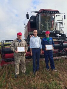 Тружеников села - работников ´Жилкомхоза и ´Ремстроя´ - чествовал профсоюз в Чаусском районе.