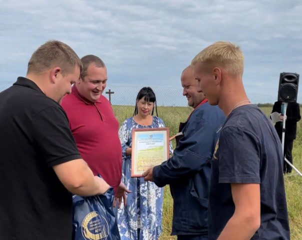Передовики СПК ´Гигант´ продолжают покорять новые трудовые вершины!