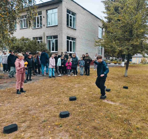 День туризма или как учащиеся попробавали разные виды туризма.
