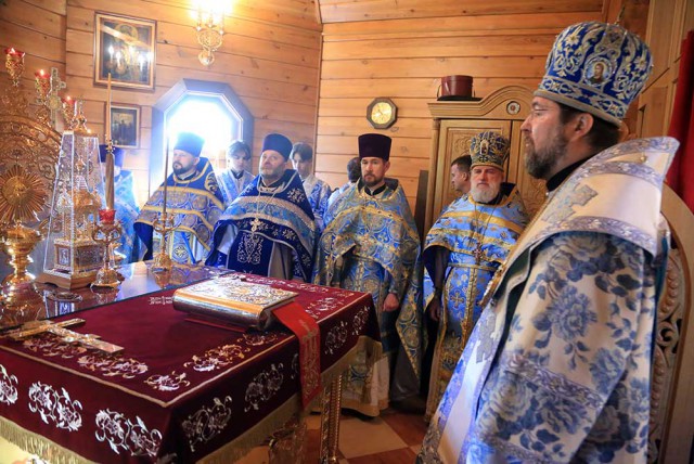 Епископ Серафим возглавил престольный праздник в храме иконы Божией Матери ´Целительница´.