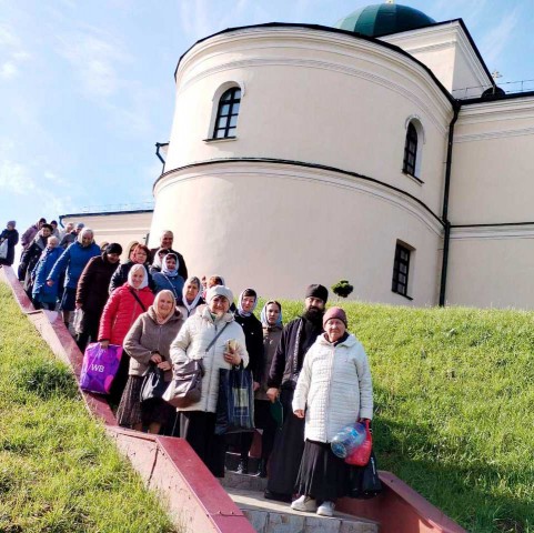 Паломническая служба Николо-Софийского прихода г. Бобруйска организовала поездку для прихожан.