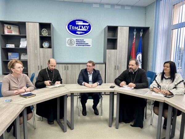 Государство, общество и Церковь объединяют усилия для поддержки семьи, семейных ценностей, материнства, отцовства и защиты де...