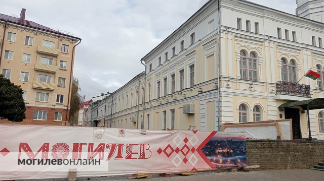 Посмотрели, как преображаются дворы на Ленинской.