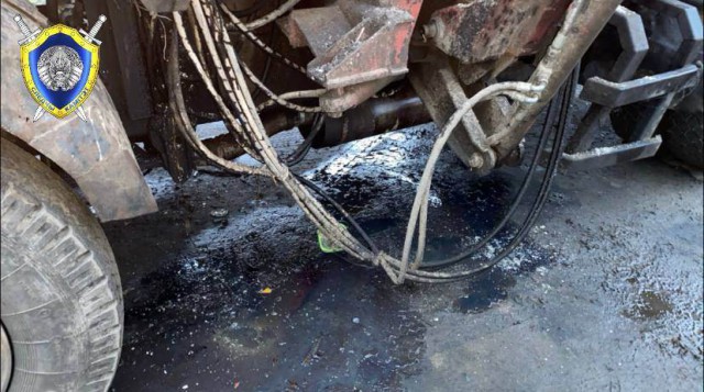 В Могилеве водитель мусоровоза попытался починить свой грузовик и погиб.