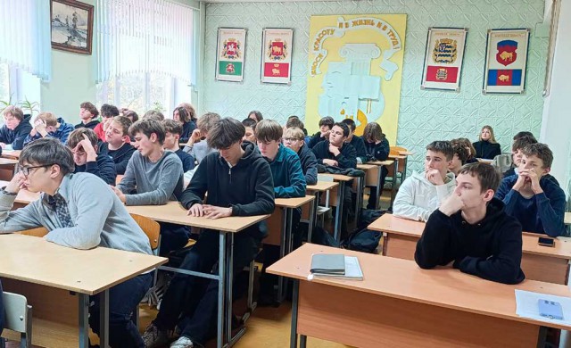 Протоиерей Виктор Толох встретился со студентами.