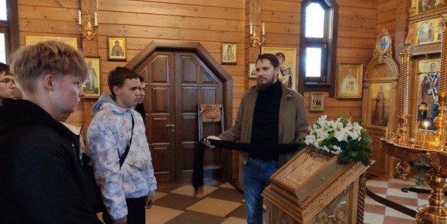 Восстановление святынь БеларусиВолонтерское движение БРСМ ´Доброе Сердце´ из ГУО ´Бобруйский государственный механико-техноло...