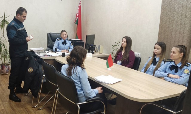 В Осиповичском районе усиливают меры пожарной безопасности: МЧС провело встречу о важности АПИ.