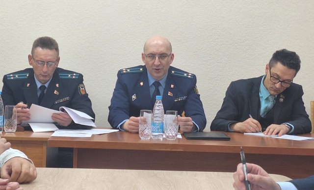 В прокуратуре района прошло совещание по борьбе с преступностью и коррупцией.