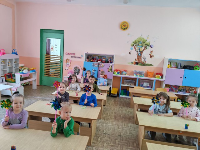 Открытый просмотр занятия в средней группе группе по образовательной области Ребенок и общество.