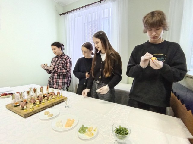 Презентация приготовления закусок Finger food.