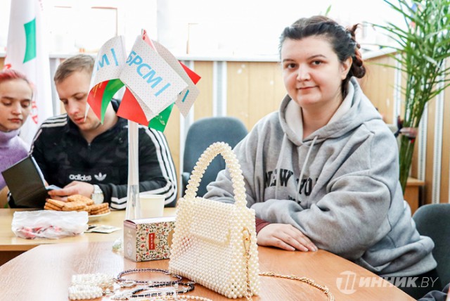 Поэты, коллекционеры, знатоки комиксов, любители литературы: встреча увлеченных.