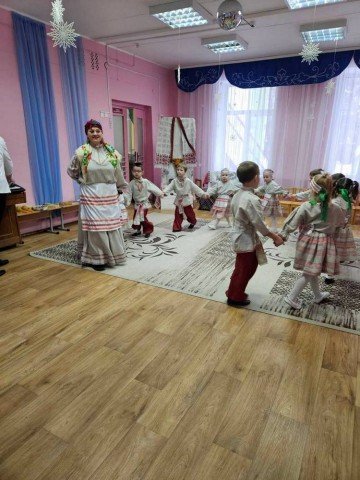Музыкальное развлечение в средней группе.