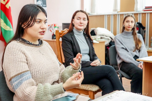 Поэты, коллекционеры, знатоки комиксов, любители литературы: встреча увлеченных.