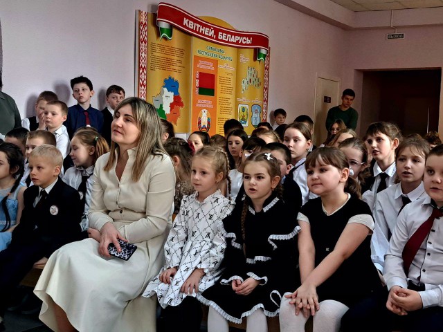 Праздничный концерт, посвященный Международному женскому дню 8 Марта.