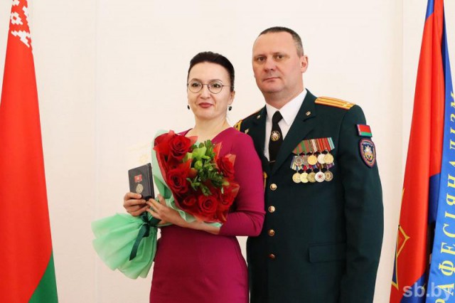 ´Всегда осознавала, что служу вместе с ним´. В Могилеве чествовали жен офицеров МЧС.