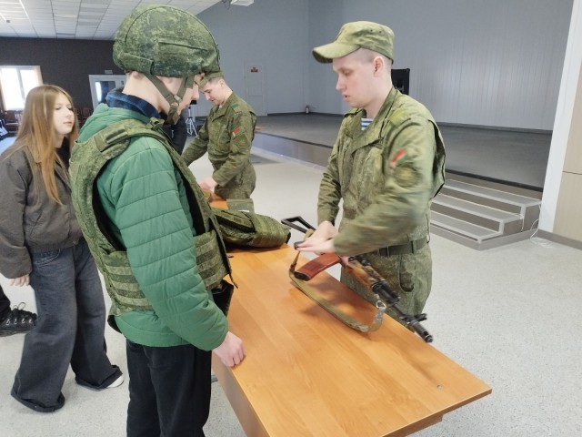 Экскурсия в 147 зенитный ракетный полк.