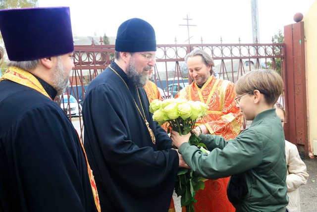 В праздник Пасхи Христовой епископ Серафим возглавил вечерню в Николо-Софийском храме.