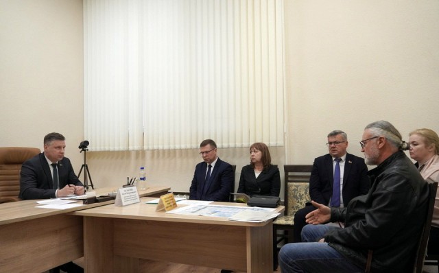 Личный прием граждан провел заместитель председателя горисполкома Антон Бельский.