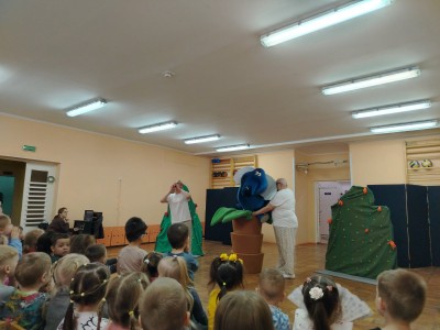Спектакль ´Хортон - верный слон´.