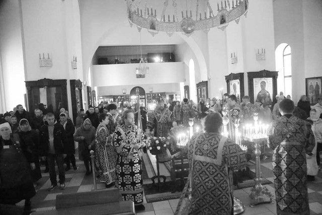 Утреня Великой Субботы с чином Погребения Плащаницы в Бобруйском кафедральном соборе.