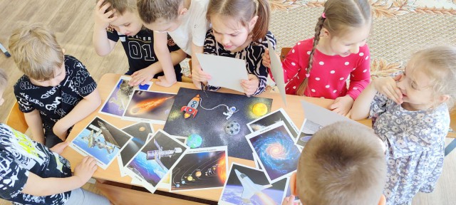 День космонавтики.