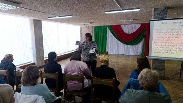 Стратегии привлечения иностранной безвозмездной помощи обсудили во Дворце искусств.