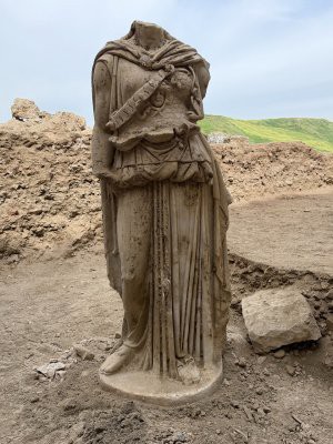В Турции нашли статую Афины.