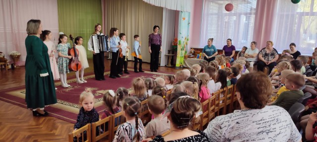 Детская школа искусств 2 им. В.В. Оловникова в гостях у ребят.