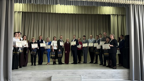 Чествование победителей заключительного этапа республиканской олимпиады по учебным предметам.