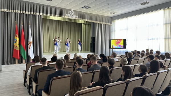 Чествование победителей заключительного этапа республиканской олимпиады по учебным предметам.