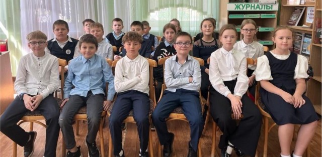 Прошла через детство война.