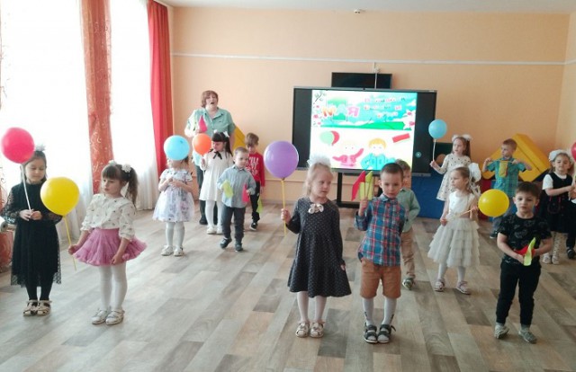 Музыкальное развлечение ´День труда´.