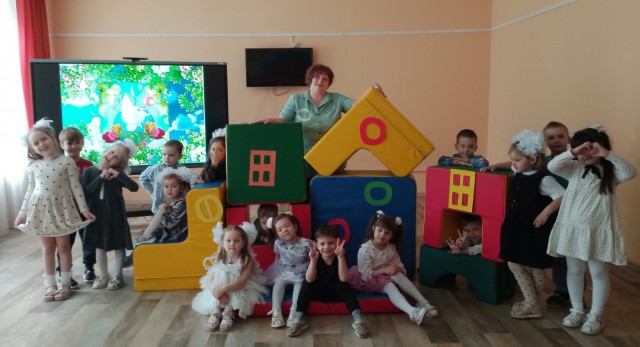 Музыкальное развлечение ´День труда´.