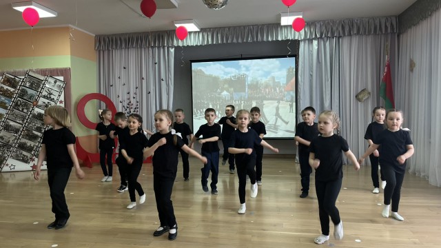 Подвиг народа жив в наших сердцах!