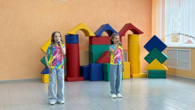 Любовь начинается с семьи.