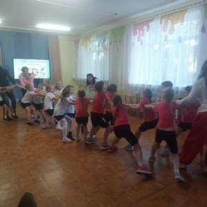 Физкультурный праздник ´Семья - вот главное на свете!´.