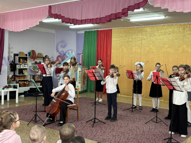 У нас в гостях музыкальная школа.