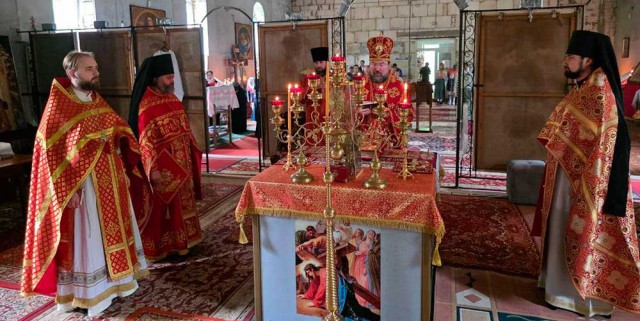 Епископ Серафим возглавил Божественную литургию в мужском монастыре иконы Божией Матери ´Живоносный Источник´ в Прощанской пу...