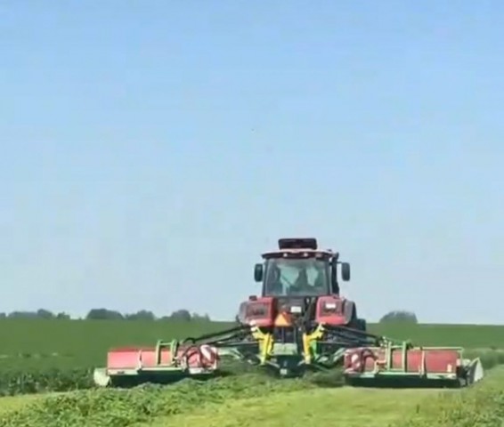 В Бобруйском районе началась кормозаготовка.