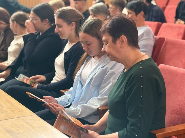 Накануне летнего периода с жителями Телуши говорили о безопасности жизнедеятельности.