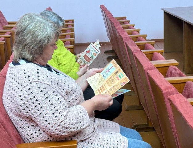 Накануне летнего периода с жителями Телуши говорили о безопасности жизнедеятельности.