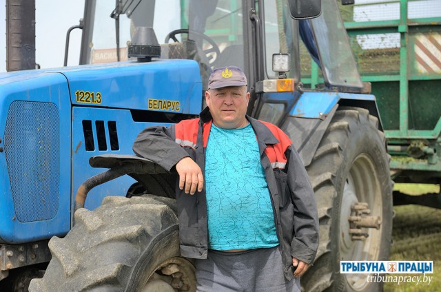 У ´Гіганце´ нарыхтоваюць травяны корм.