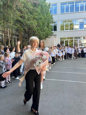 Торжественная линейка по случаю последнего звонка.