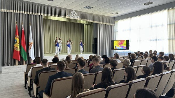 Чествование победителей заключительного этапа республиканской олимпиады по учебным предметам.