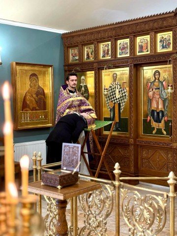 29 марта епископ Бобруйский Серафим возглавил Божественную литургию в храме при Центре ´Покрова´.