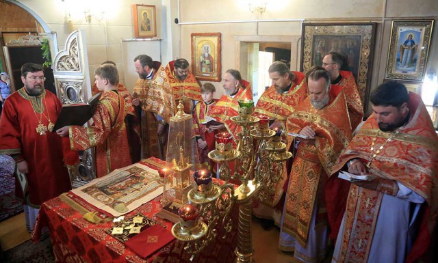 Божественная литургия в Крестовоздвиженском храме г. Осиповичи.