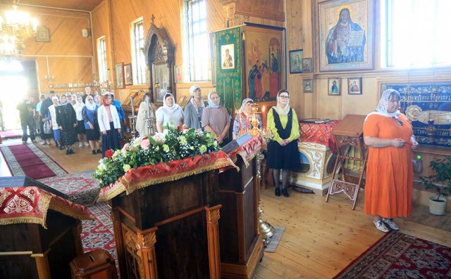 Божественная литургия в Крестовоздвиженском храме г. Осиповичи.