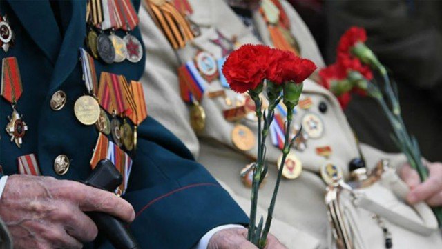 В Беларуси стартовала выплата материальной помощи ко Дню Победы.